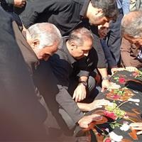 پیکر مادر شهیدان «حسینی مزینانی» در جوار سه فرزندش آرام گرفت
