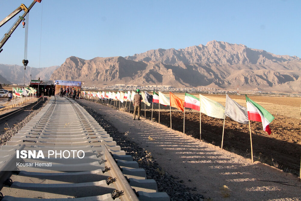 آغاز ریل‌گذاری راه‌آهن کرمانشاه - خسروی