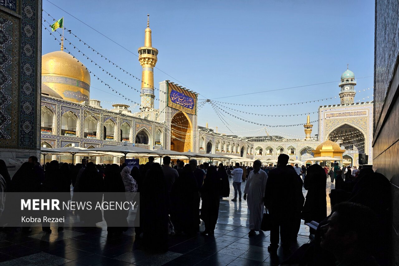 روز میلاد امام حسن عسکری(ع) در حرم امام رضا(ع)