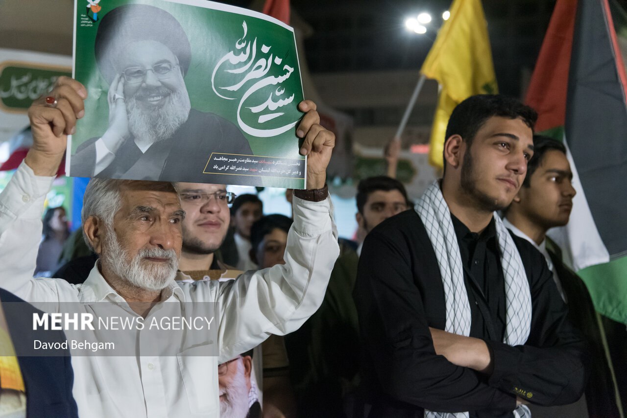 عکس/ بزرگداشت اولین سالگرد شهادت سید حسن نصرالله در مشهد
