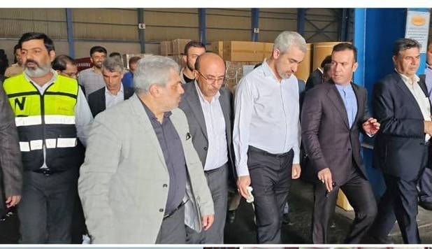 وزیر اقتصاد از بندر شهید رجایی بازدید کرد