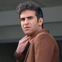 حبیب از تنهایی زیاد  با خودش حرف میزنه!