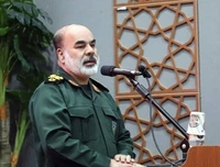 فرمانده نیروی زمینی سپاه: نباید وقتی تجهیزاتی از دشمن می‌بینیم فکر کنیم که آخر کار است