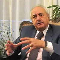 دیپلمات پیشین نوشت: قهرمان‌سازی از خود با هزینه مردم