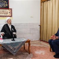 آیت الله مکارم شیرازی: نظارت بر وزرا، مچ‌گیری نیست، بلکه دقت بر کارهاست