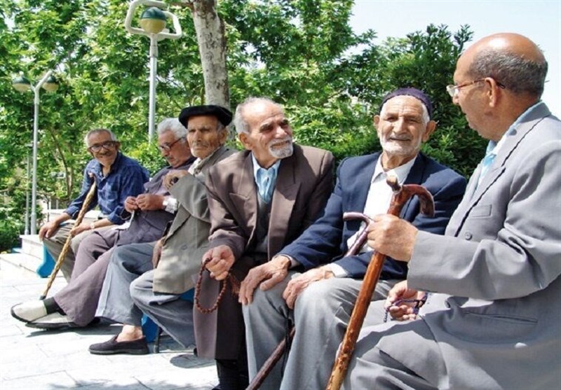 چند درصد جمعیت گلستان سالمند هستند؟