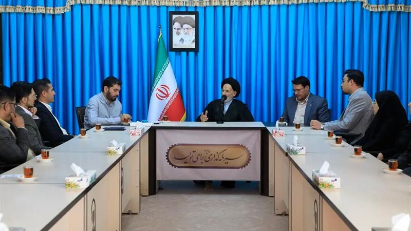امام جمعه: پیوند دین و دانش، مسیر نجات بشریت است