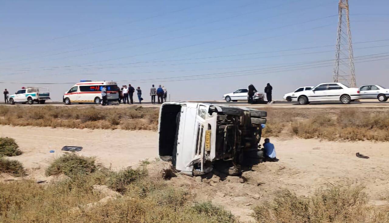 انحراف مینی بوس ۲۴ مصدوم بر جا گذاشت
