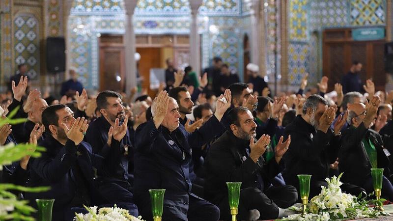 برگزاری آیین معنوی شمع‌گردانی خادمان حرم حضرت معصومه(س)
