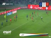 شوت بازیکن گل گهر خطرناک از روی دروازه پرسپولیس به بیرون رفت