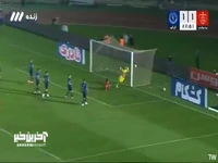 سانتر رفیعی خطرناک از کنار دروازه گل گهر به بیرون رفت
