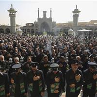 سوگواری خادمان و زایران بانوی کرامت