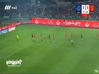 صحنه ای که بازیکنان گل گهر اعتقاد به خطای پنالتی داشتند