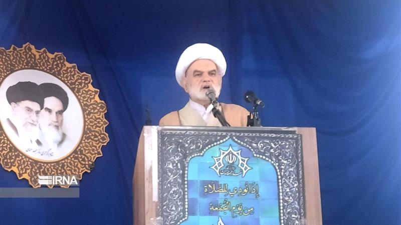 امام جمعه موقت سمنان: مکانیسم ماشه راهبرد دشمنان برای منزوی‌کردن ایران است
