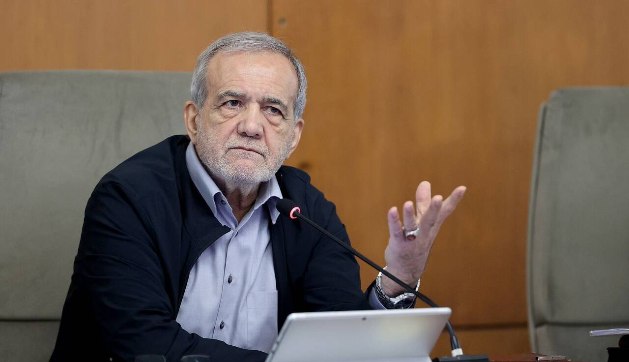 از پوست خربزه مذاکره تا فشار سیاسی بر پزشکیان