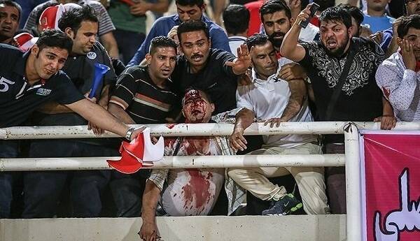 اتفاق جدید در باشگاه فرهنگی - ورزشی پرسپولیس؛ هوادار زیر مشت و لگد!