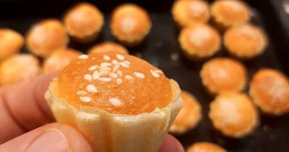 کیک لقمه‌ای بازاری