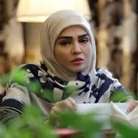 چهره ها/ عکس زیرخاکی شیوایِ سریال «بچه مهندس» در آغوش پدرش