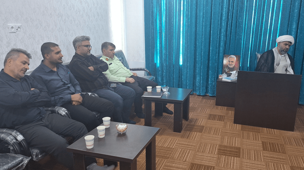 عکس/ مشکلی که فرمانده انتظامی بهمئی از آن نزد امام جمعه سخن گفت