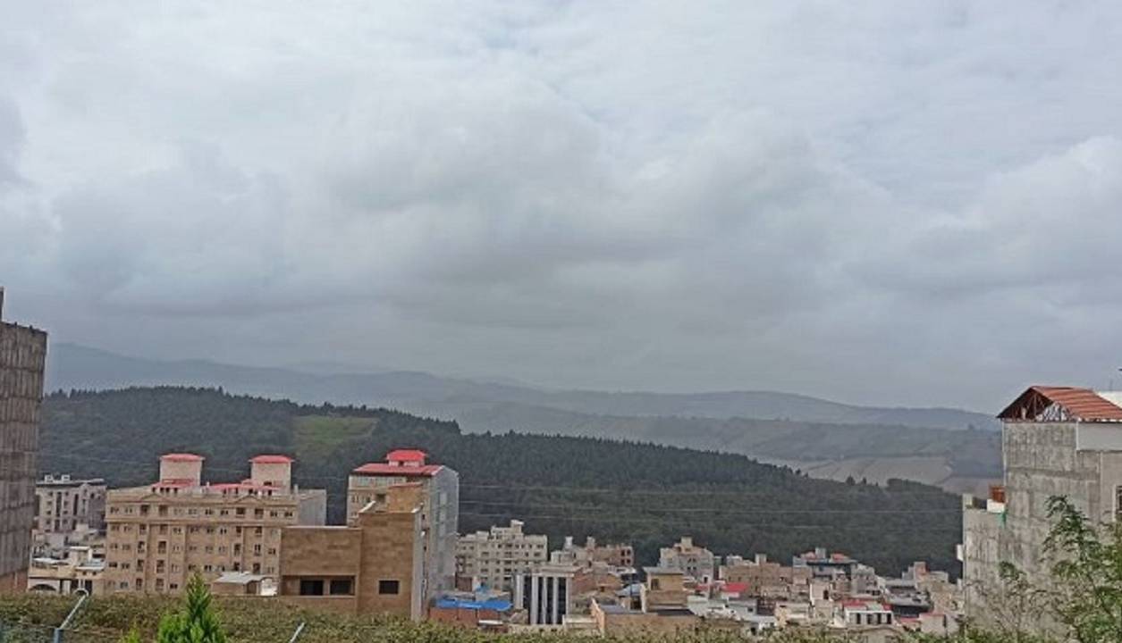 ترکیب رطوبت با غبار معلق در هوا باعث کاهش دید شهروندان