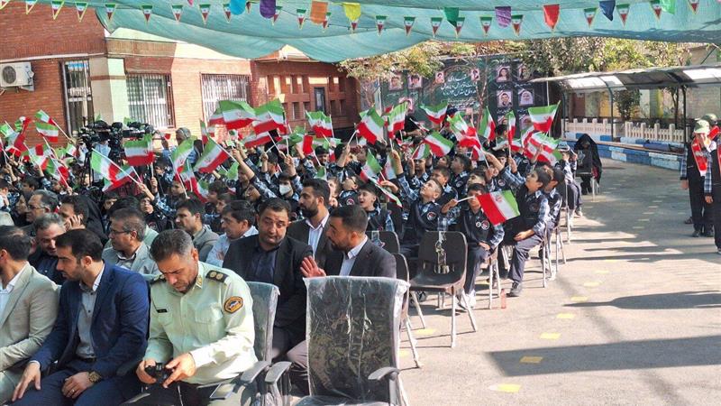 زنگ عاطفه‌ها پویشی برای تامین مایحتاج تحصیلی دانش‌آموزان نیازمند/ اجرای طرح مهرآموز