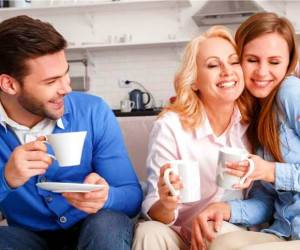 صمیمیت با خانواده شوهر باید چگونه باشد؟