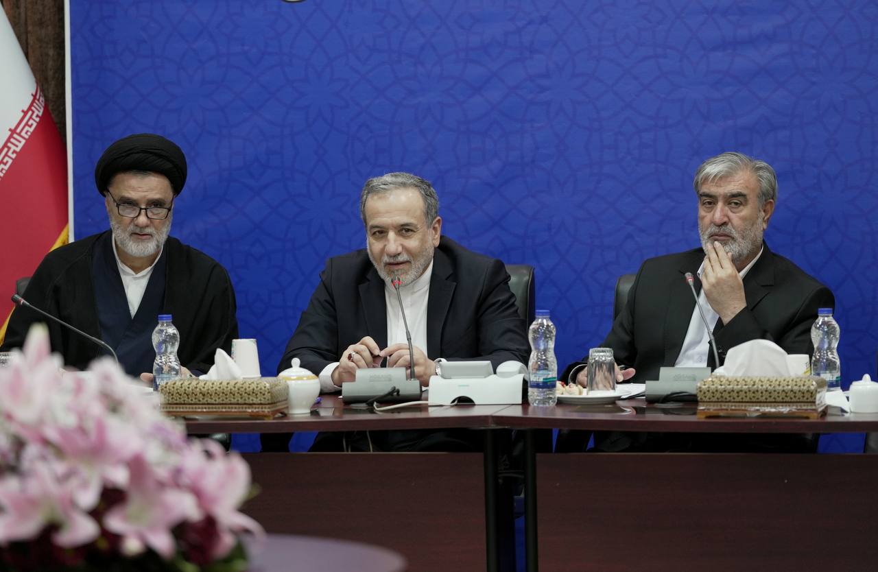نشست مشترک کمیسیون امنیت ملی و سیاست خارجی مجلس با وزیر امور خارجه