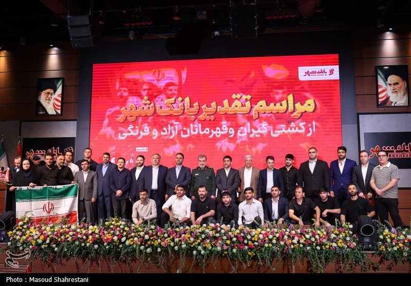 عکس/ مراسم تجلیل از ملی‌پوشان کشتی ایران 