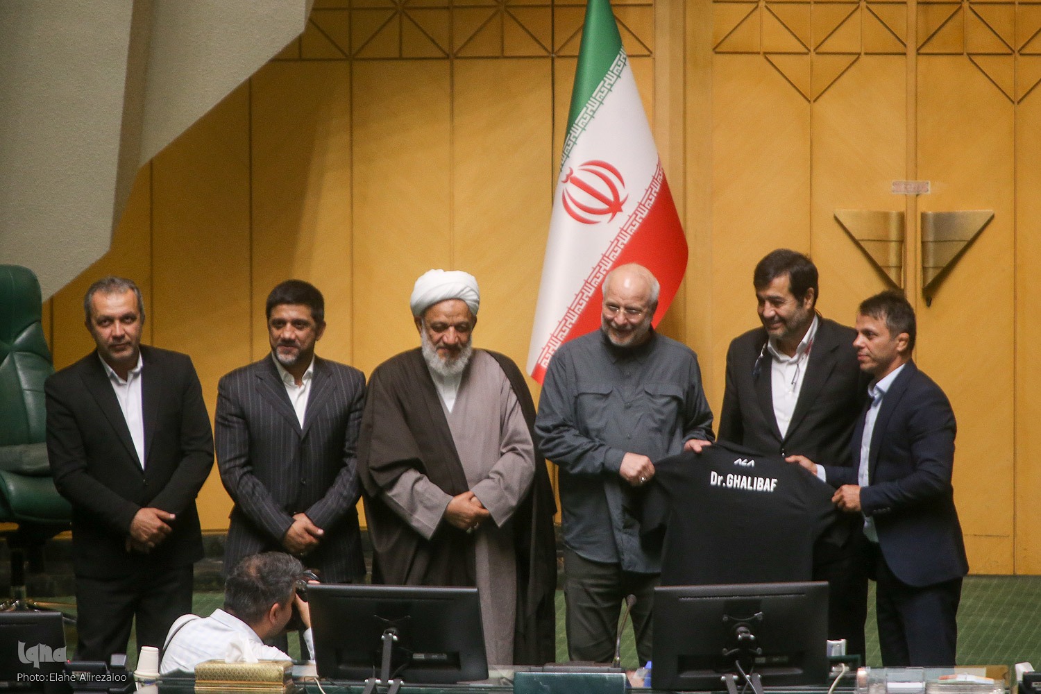  تجلیل از مدال‌آوران و کادر فنی تیم‌های ملی کشتی در مجلس 