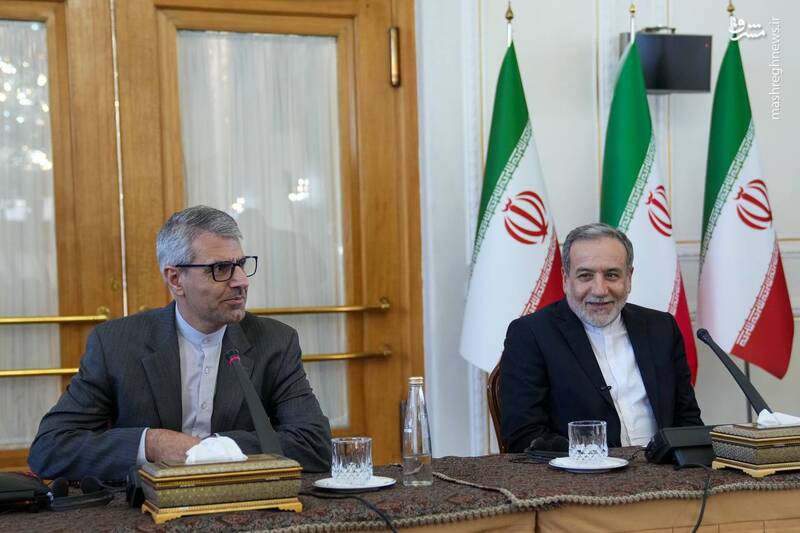 نشست عراقچی با سفرا و روسای نمایندگی خارجی مقیم تهران