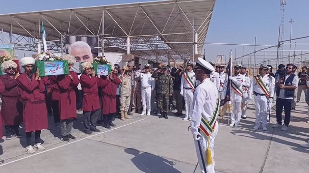 تشییع پیکر شهدا در خرمشهر با حضور برادران اهل سنت ترکمن