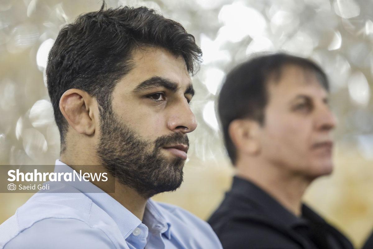 تقدیر از مدال آوران کشتی توسط تولیت آستان قدس رضوی