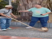 دوربین مخفی ترساندن مردم از مار کبری