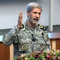 فرمانده ارتش: تلاش دشمن آن است که القاء کند مشکلات در نتیجه وجود نظام جمهوری اسلامی است اما...