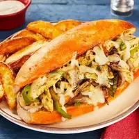 یک ساندویچ مرغ برای ناهار یا شام 