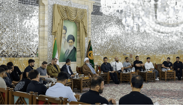 دیدار اعضای تیمهای ملی کشتی با تولیت آستان قدس و اهدای مدال به موزه آستان قدس