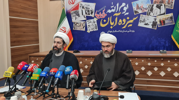رستمی: ۱۳ آبان امسال باید تاریخی شود