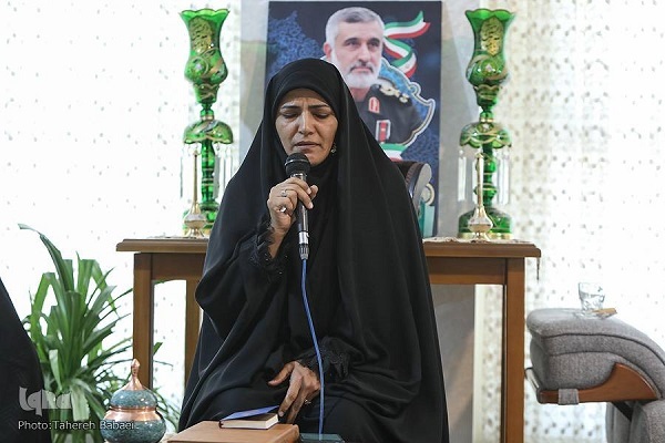 برپایی محفل بانوان قرآنی در منزل شهید امیرعلی حاجیزاده + عکس