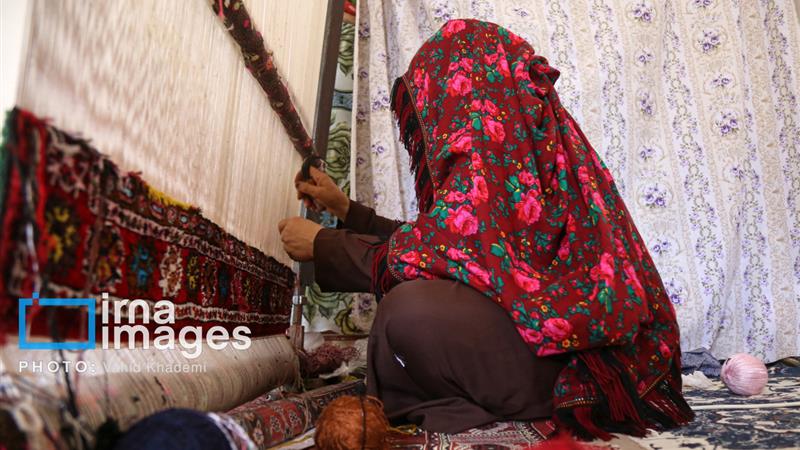 ۲۰ هزار قالی‌باف در خراسان‌شمالی؛ بیش از نیمی بدون پوشش بیمه‌ای