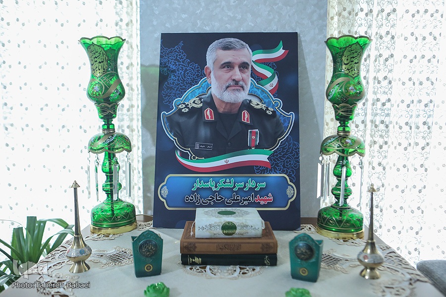 برپایی محفل بانوان قرآنی در منزل شهید امیرعلی حاجیزاده + عکس