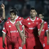 پرسپولیس در غیاب ده بازیکن مقابل عقاب