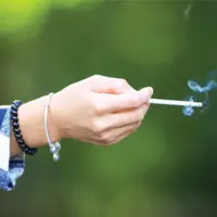 اشتباهات والدینِ دختران سیگاری