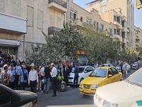 صف مردم برای بخشودگی جرائم در مقابل مرکز ۱۹۷ پلیس