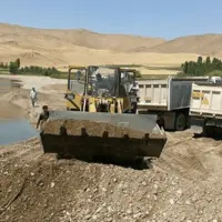 زخم برداشت‌ شن و ماسه بر بستر رودخانه زاینده‌رود