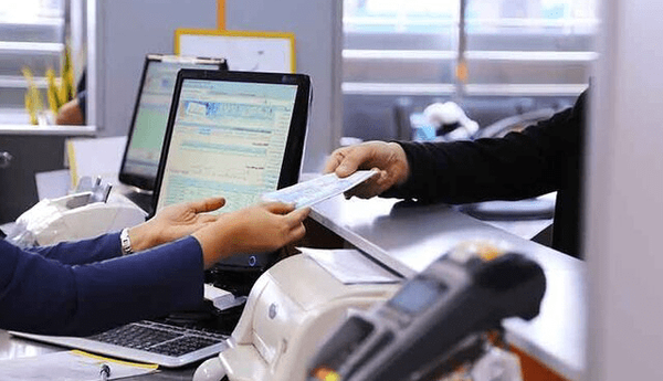 دورکاری ۷۰ درصدی کارکنان بانکهای کرمانشاه در پنجشنبهها