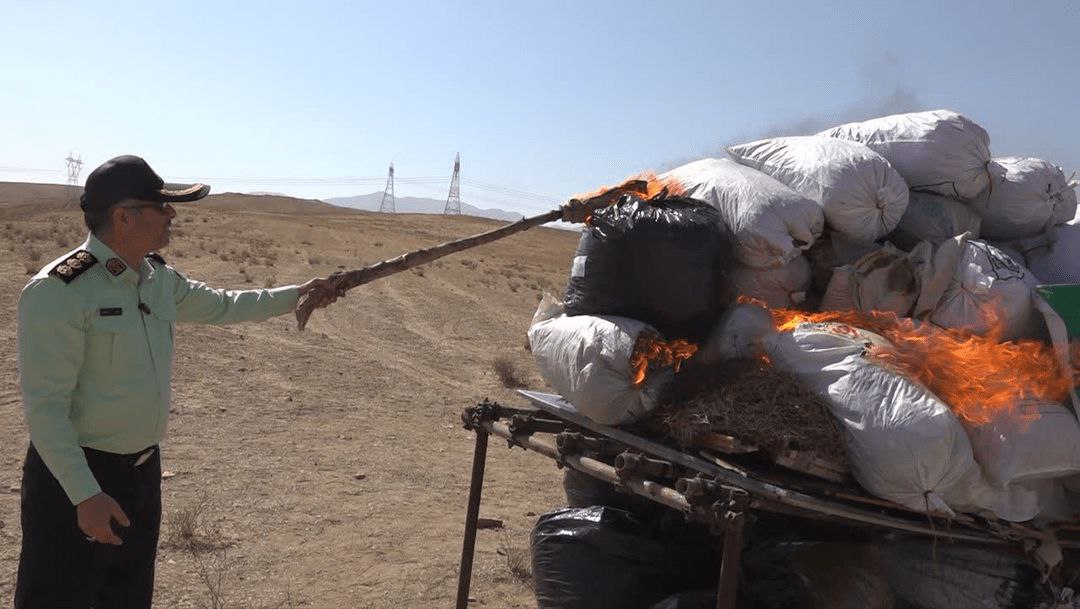 عکس/ امحای ۱.۴ تن مواد مخدر در زنجان