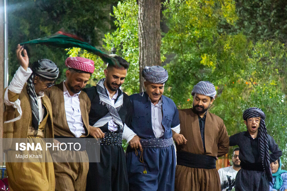 جشنواره نمایش‌های آیینی و سنتی در تهران
