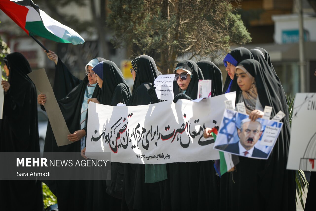 عکس/ اجتماع دانشجویان مشهدی همزمان با دومین سالگرد طوفان الاقصی