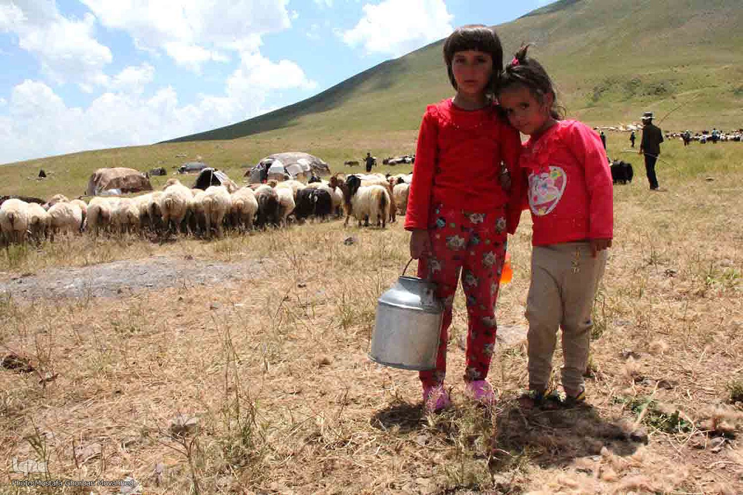 عکس/ تجربه کودکانه از غم و شادی های روزگار 