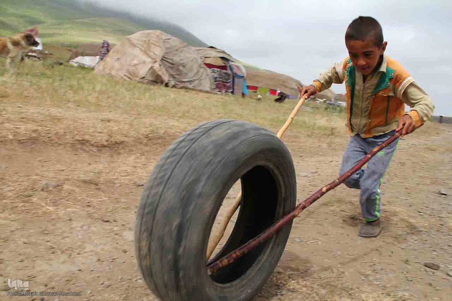 عکس/ تجربه کودکانه از غم و شادی های روزگار 